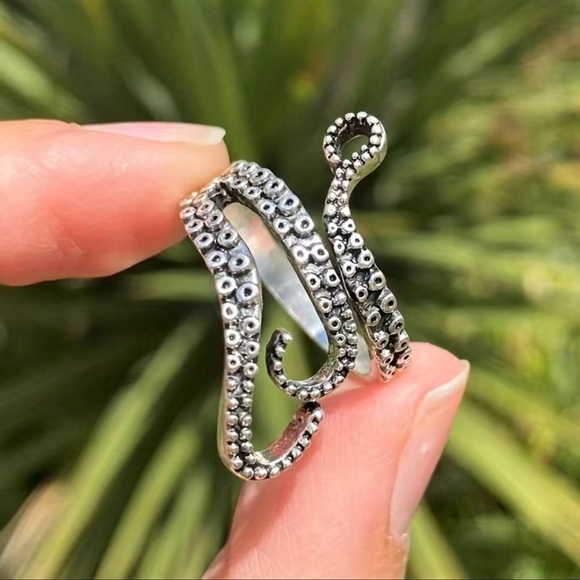 New Unisex Octopus Ring Titanium Steel Openings Adjustable Vintage Style Gift - Picture 1 of 7